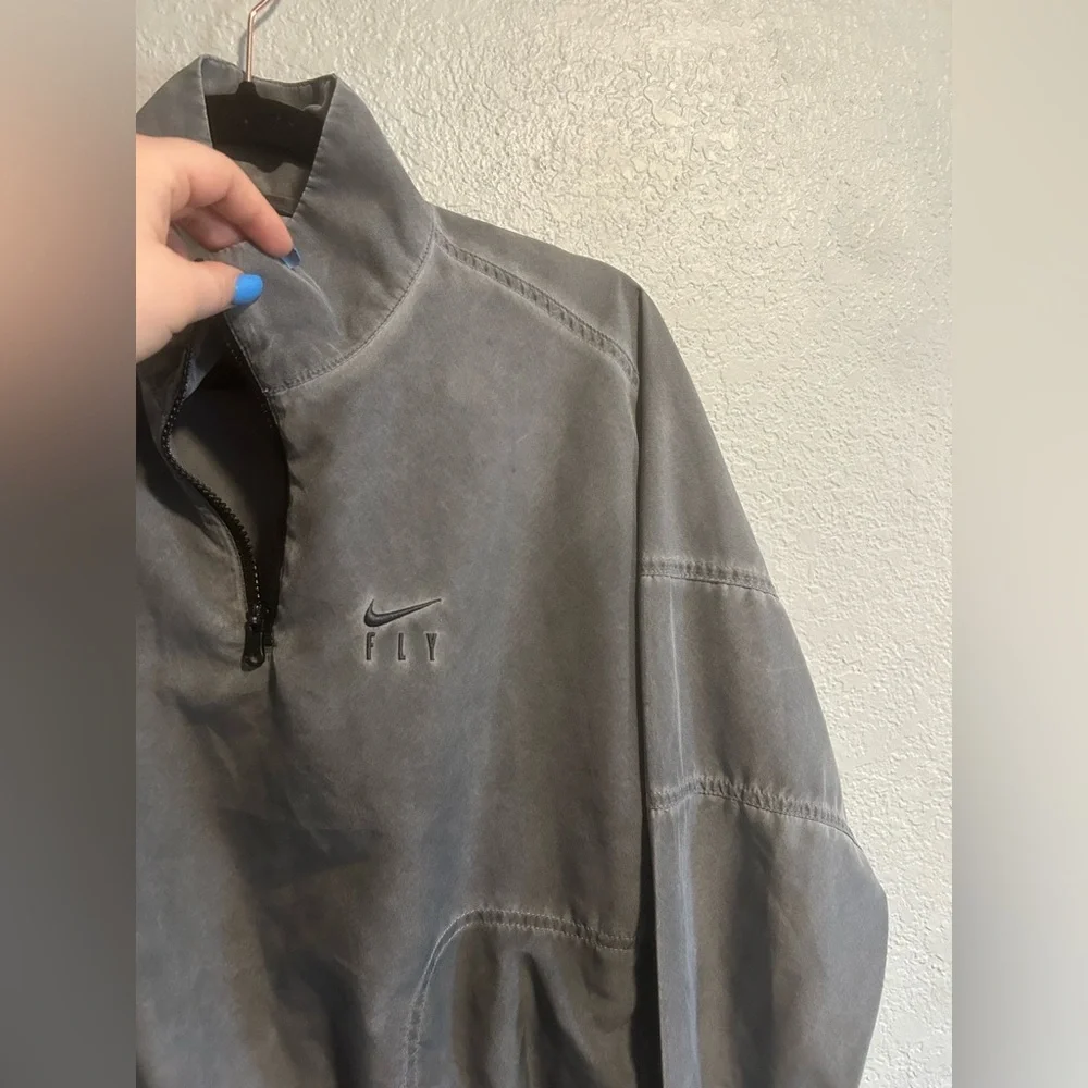 Nike fly half zip windbreaker pullover